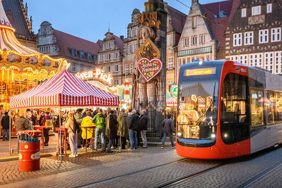 Kleiner Bremer Freimarkt mit Straßenbahn